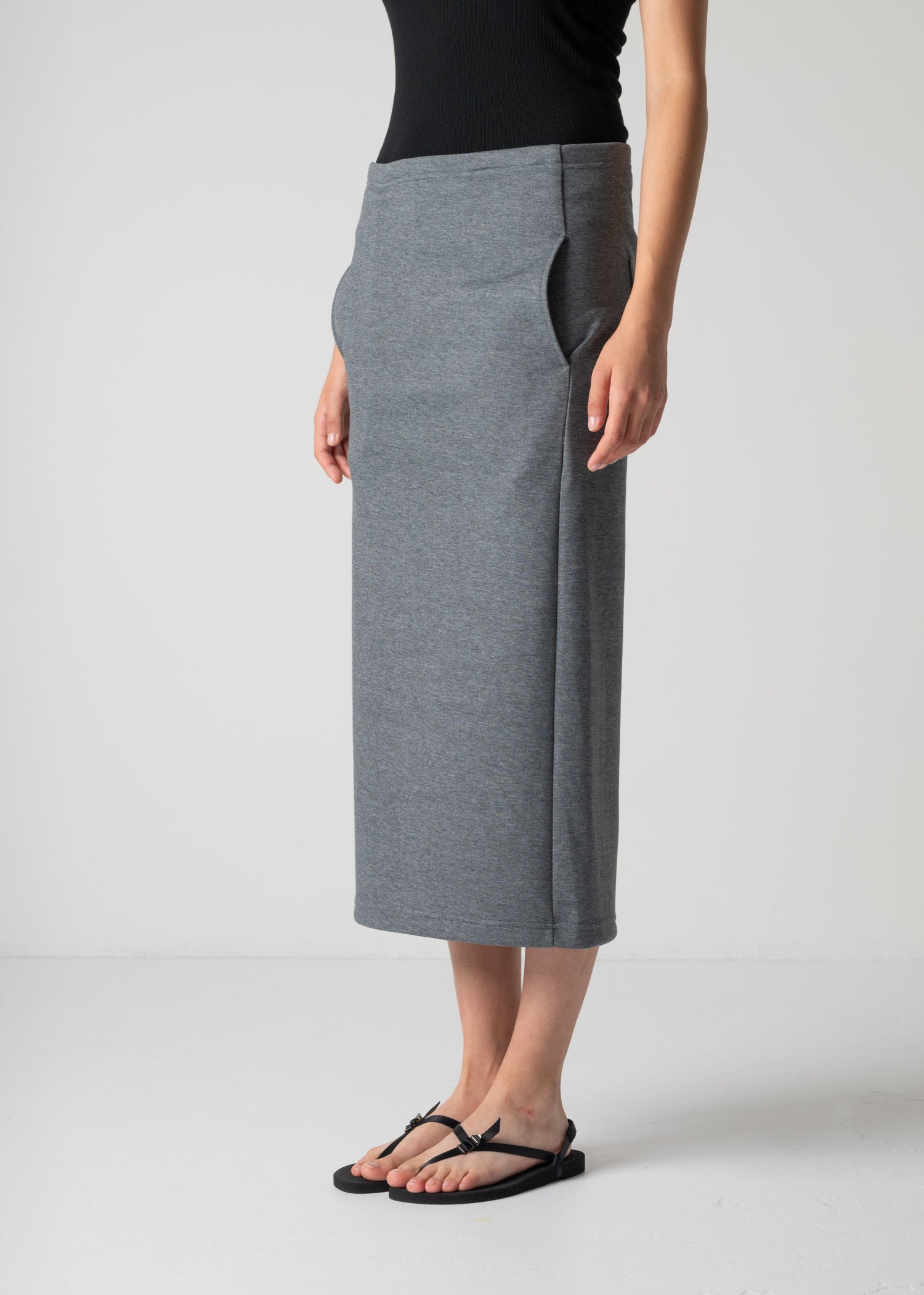 pencil skirt, charcoal, cogthebigsmoke, one size fits all, sustainable fashion, less is more, made in Japan, quiet luxury, minimalist