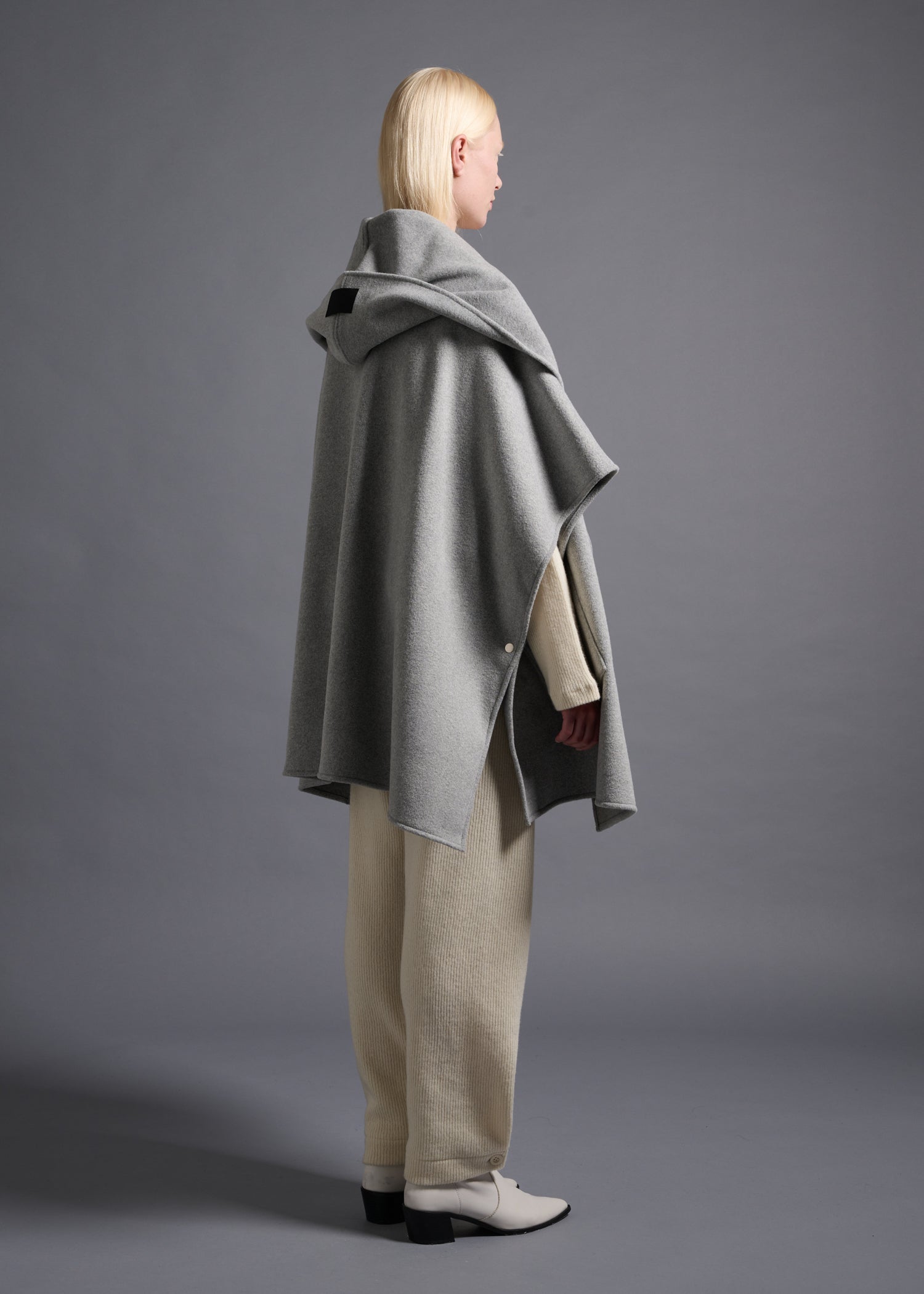 15 GITTY HOODED CAPE / WOOL MIX SHAGGY DOUBLE FACE - C13