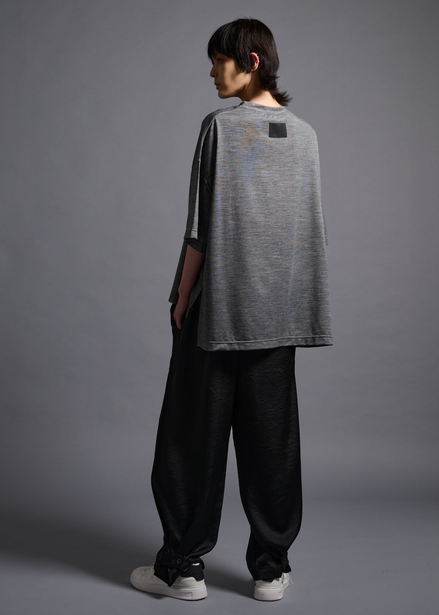 Oversized T-shirt crew neck, mid grey, cogthebigsmoke, one size fits all, sustainable fashion, less is more, made in Japan, quiet luxury, minimalist