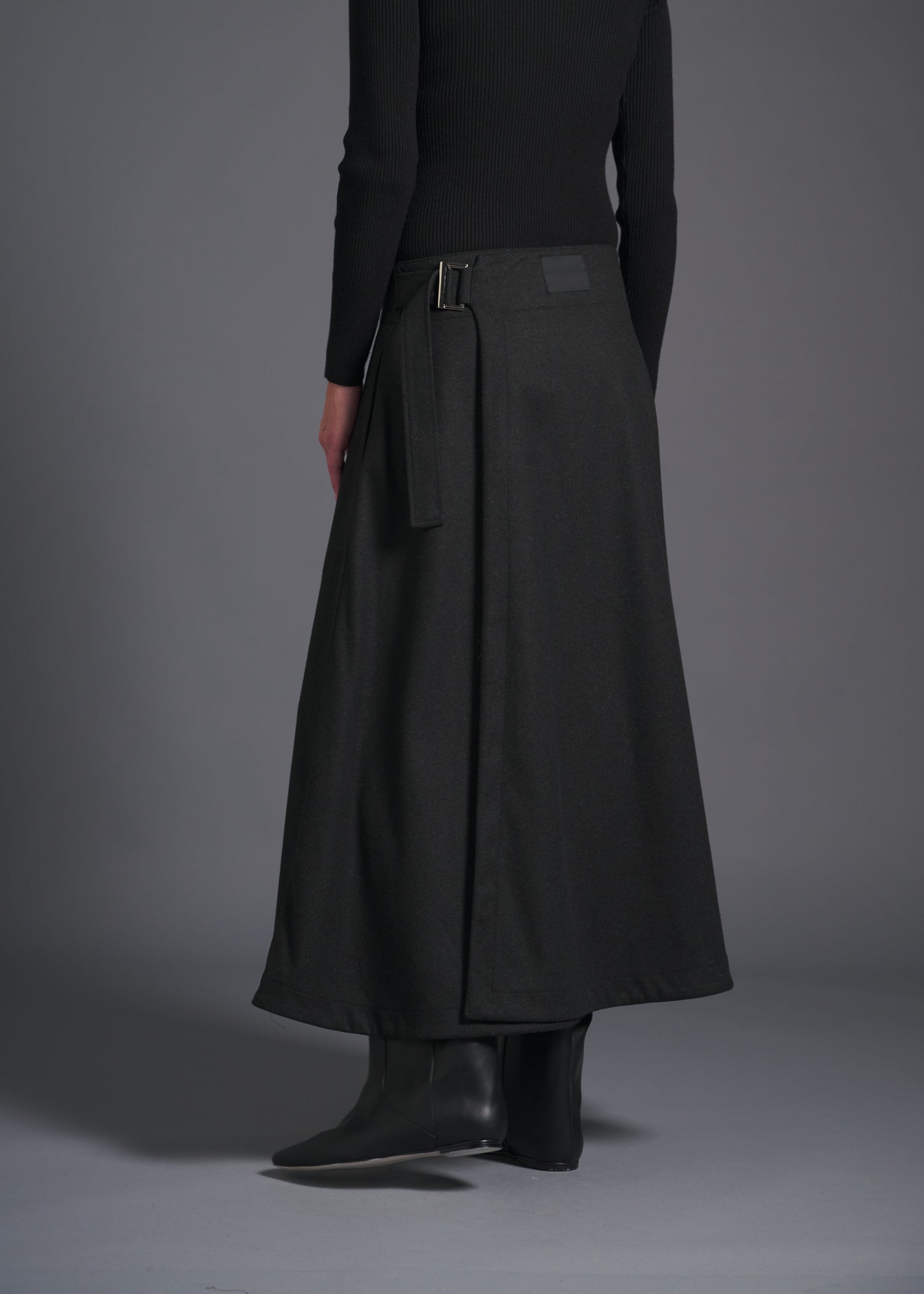 flared wrap skirt, charcoal, cogthebigsmoke, one size fits all, sustainable fashion, less is more, made in Japan, quiet luxury, minimalist