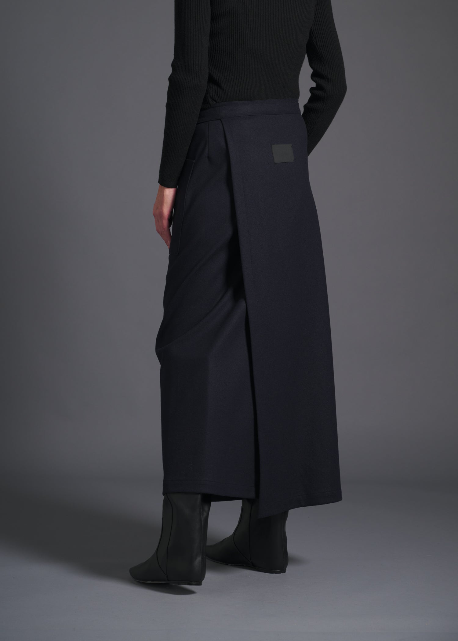 long wrap skirt, navy, cogthebigsmoke, one size fits all, sustainable fashion, less is more, made in Japan, quiet luxury, minimalist