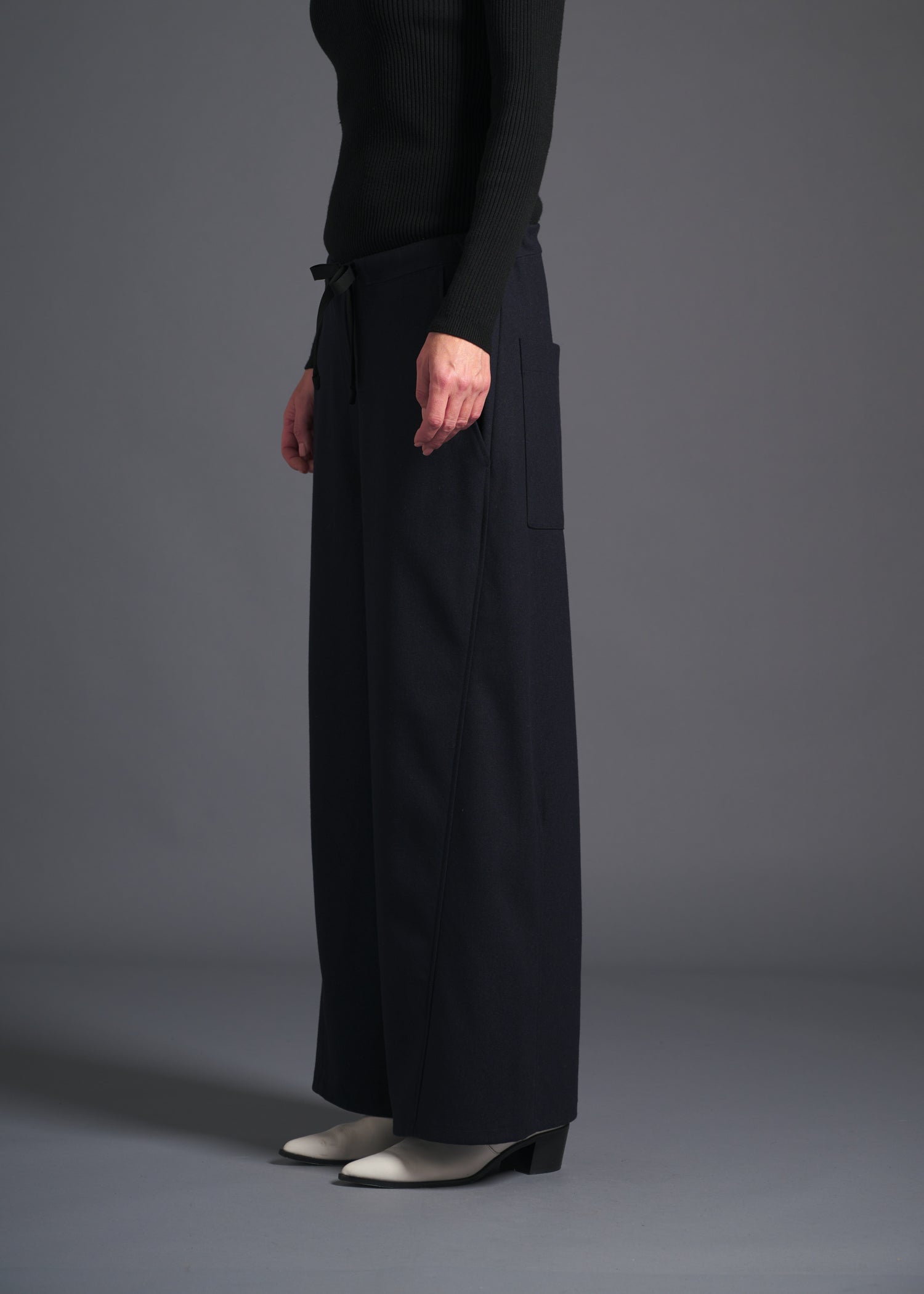 25 MERCY BARREL TROUSERS / SOFT FLANNEL JERSEY - C13