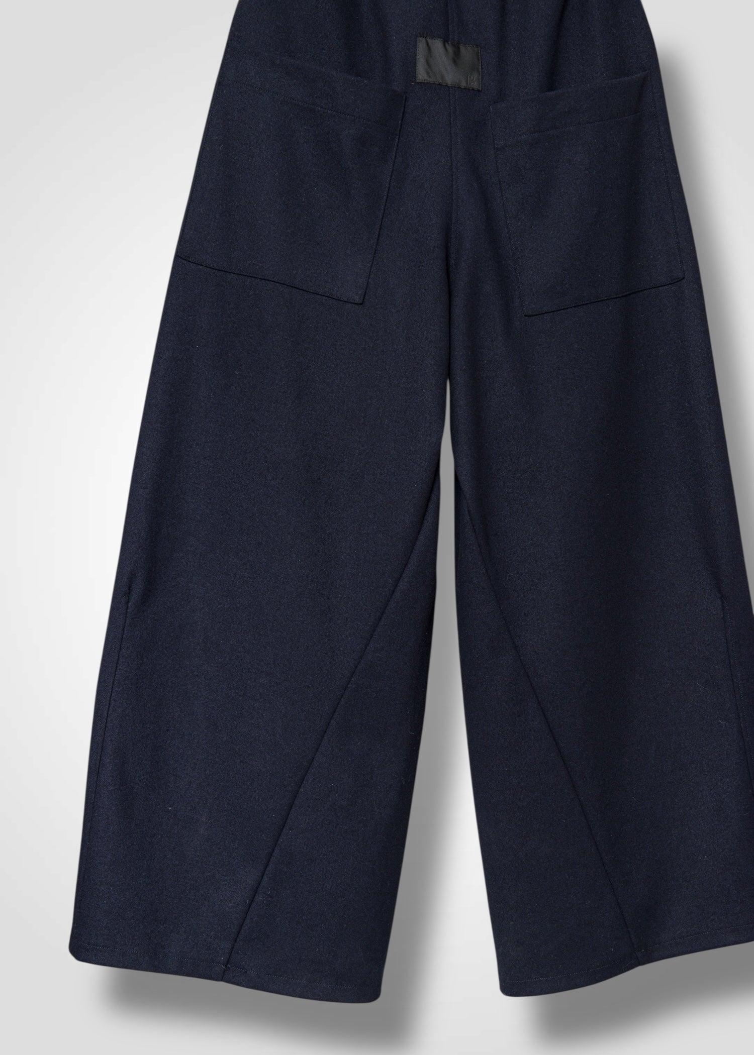 25 MERCY BARREL TROUSERS / SOFT FLANNEL JERSEY - C13