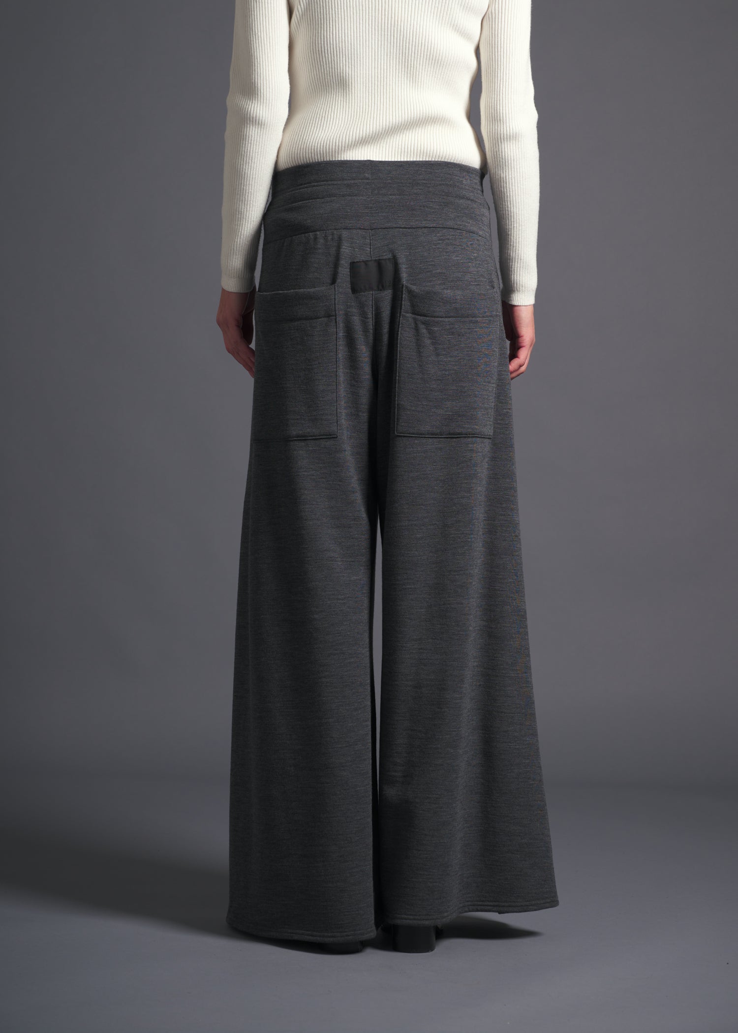A-line silhouette, Wide leg trousers, dk grey, cogthebigsmoke, one size fits all, sustainable fashion, less is more, made in Japan, quiet luxury, minimalist

