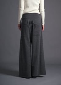 A-line silhouette, Wide leg trousers, dk grey, cogthebigsmoke, one size fits all, sustainable fashion, less is more, made in Japan, quiet luxury, minimalist
