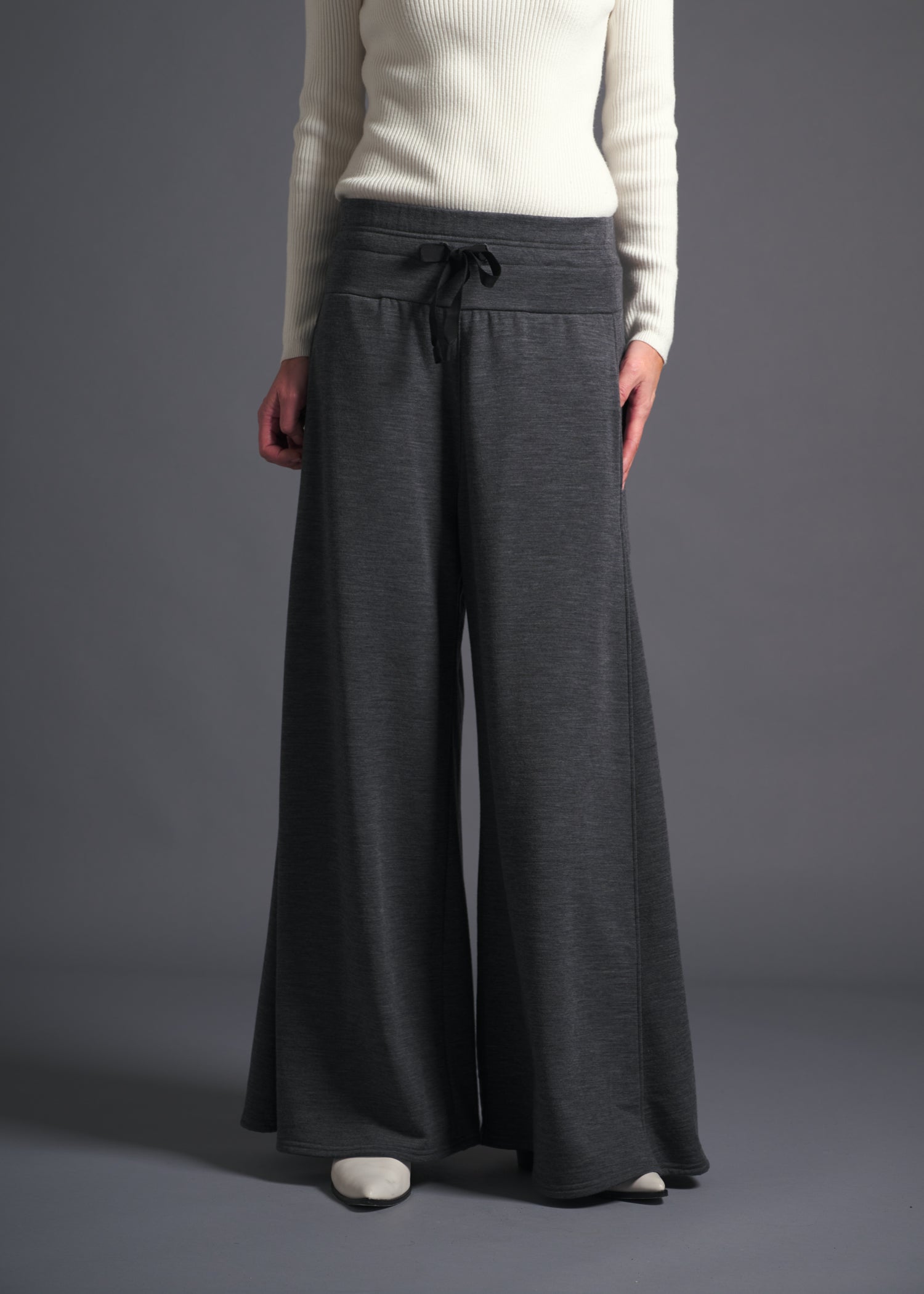 27 LAUREL PALAZZO TROUSERS / NZ MERINO BRUSHED-BACK JERSEY - C13