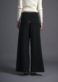 A-line silhouette, Wide leg trousers, black, cogthebigsmoke, one size fits all, sustainable fashion, less is more, made in Japan, quiet luxury, minimalist