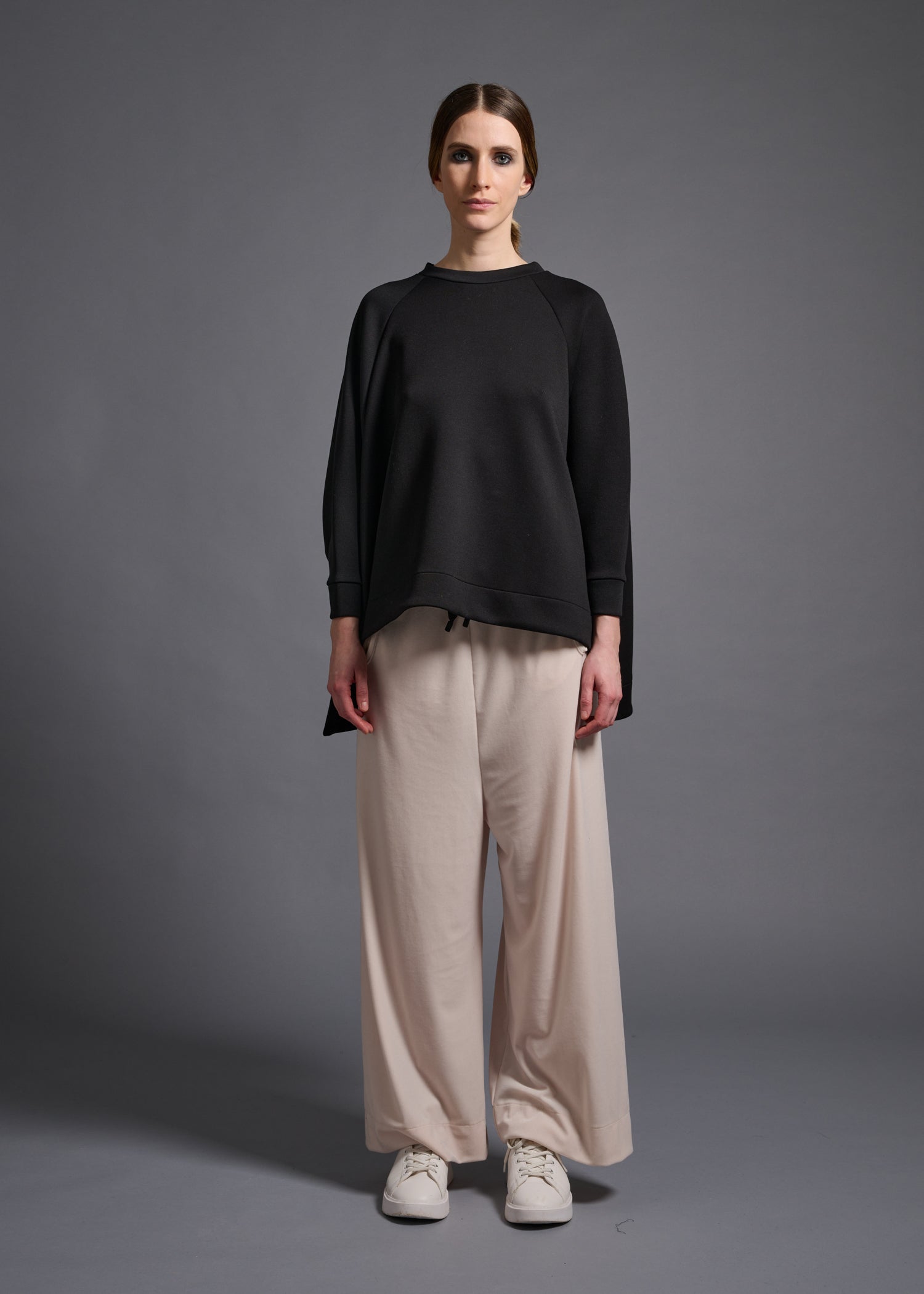 sweatshirt, COG's signature silhouette, black, cogthebigsmoke, one size fits all, sustainable fashion, less is more, made in Japan, quiet luxury, minimalist