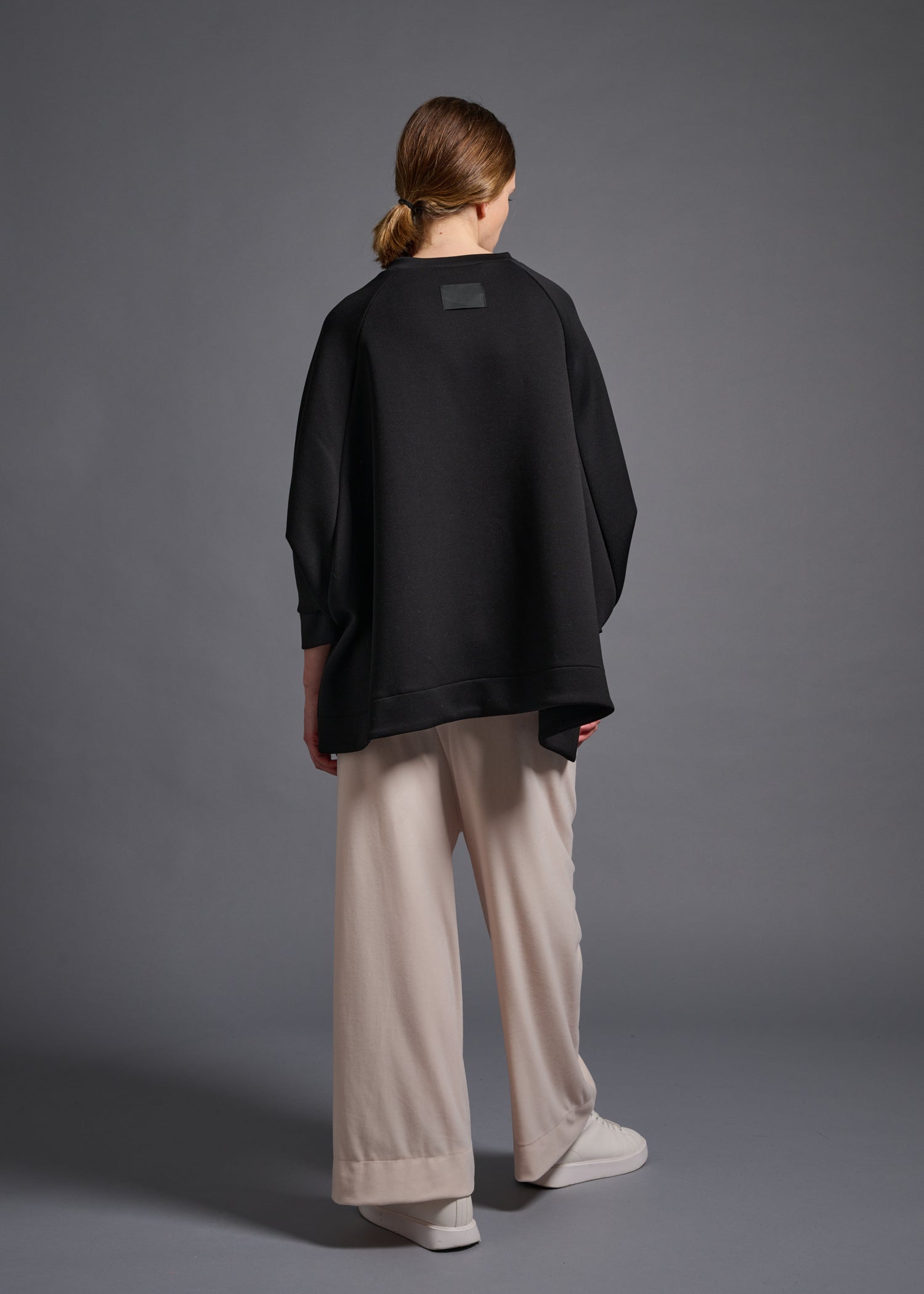 sweatshirt, COG's signature silhouette, black, cogthebigsmoke, one size fits all, sustainable fashion, less is more, made in Japan, quiet luxury, minimalist