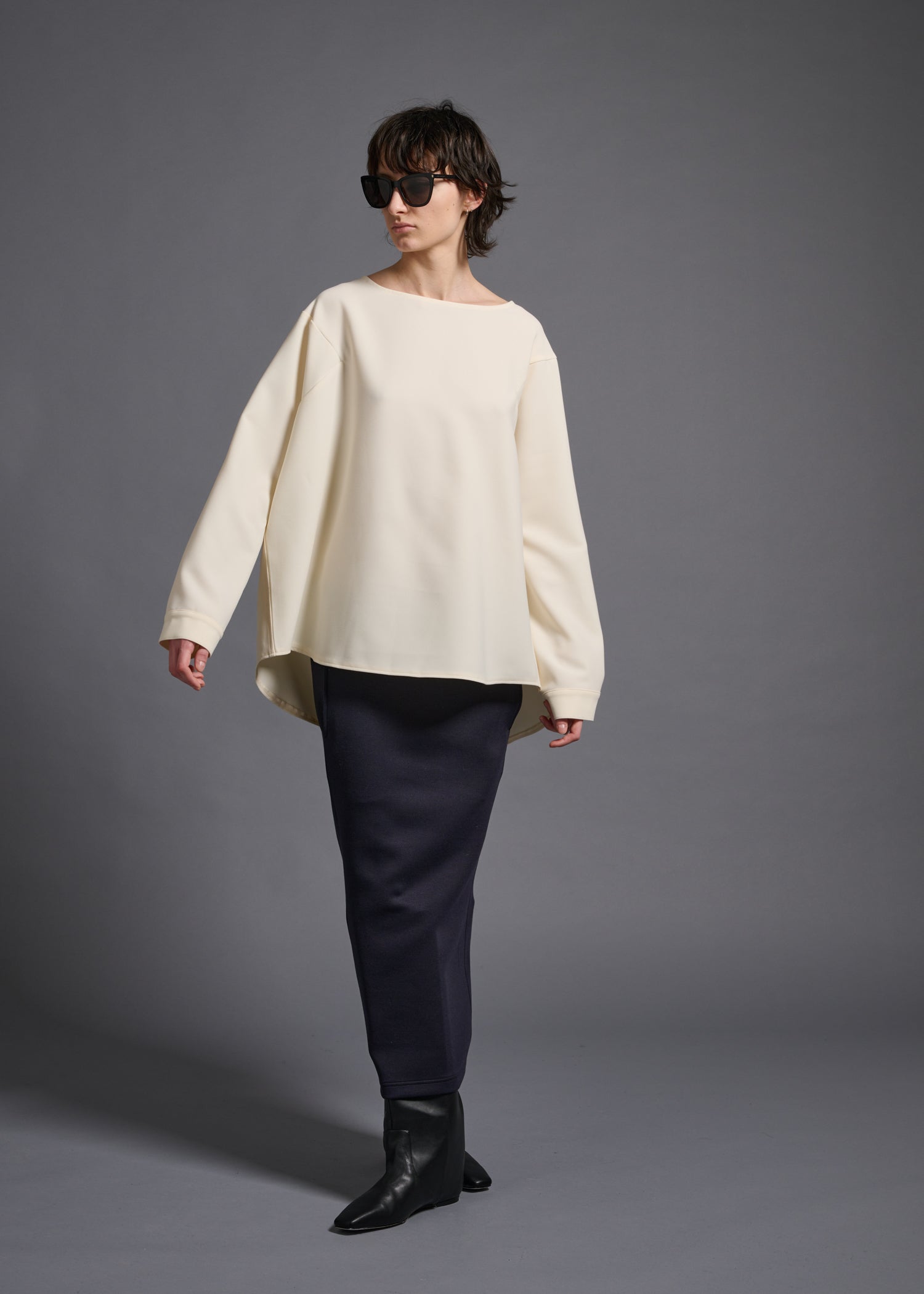 Straight pencil skirt, navy, cogthebigsmoke, one size fits all, sustainable fashion, less is more, made in Japan, quiet luxury, minimalist