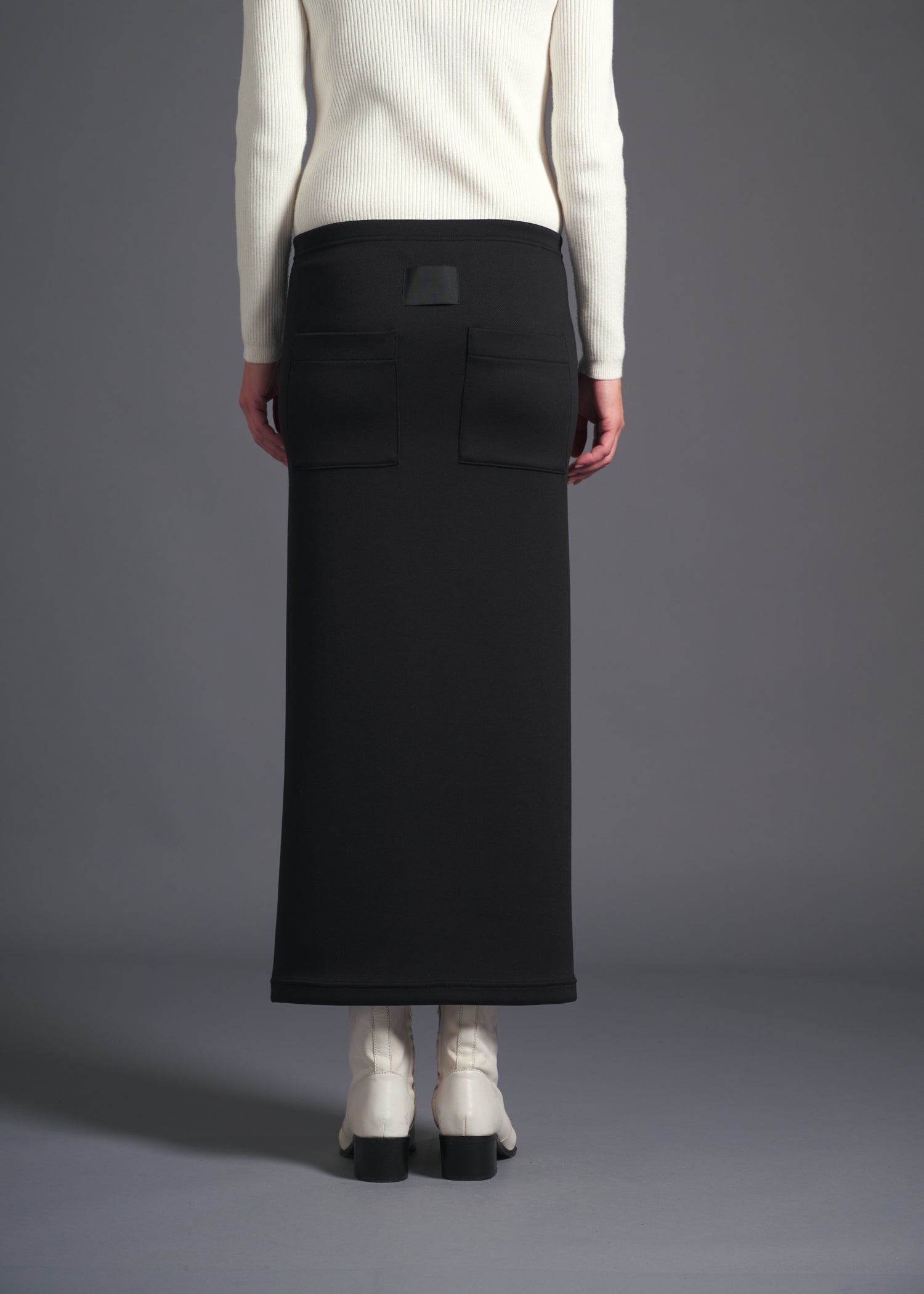 Straight pencil skirt, black, cogthebigsmoke, one size fits all, sustainable fashion, less is more, made in Japan, quiet luxury, minimalist