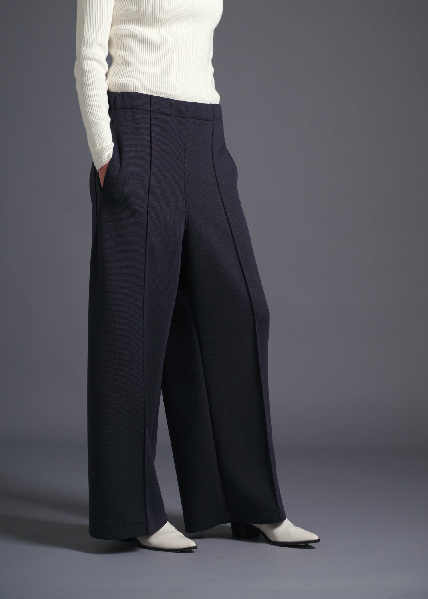 Wide-leg trousers, navy, cogthebigsmoke, one size fits all, sustainable fashion, less is more, made in Japan, quiet luxury, minimalist