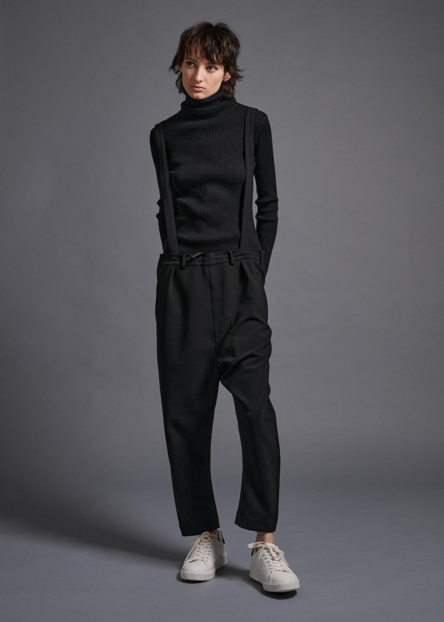 Tapered trousers with detachable shoulder straps, srouel silhouette, black, cogthebigsmoke, one size fits all, sustainable fashion, less is more, made in Japan, quiet luxury, minimalist