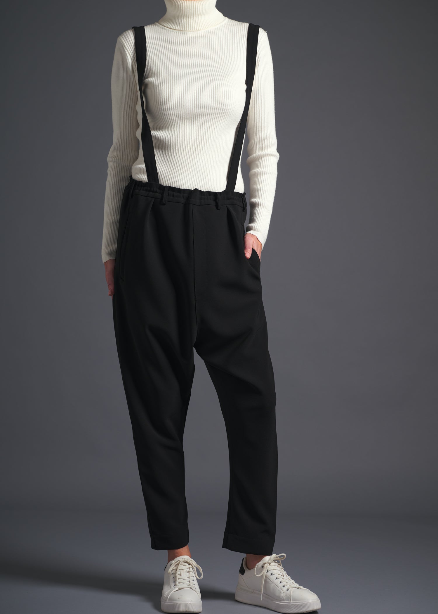 Tapered trousers with detachable shoulder straps, srouel silhouette, black, cogthebigsmoke, one size fits all, sustainable fashion, less is more, made in Japan, quiet luxury, minimalist