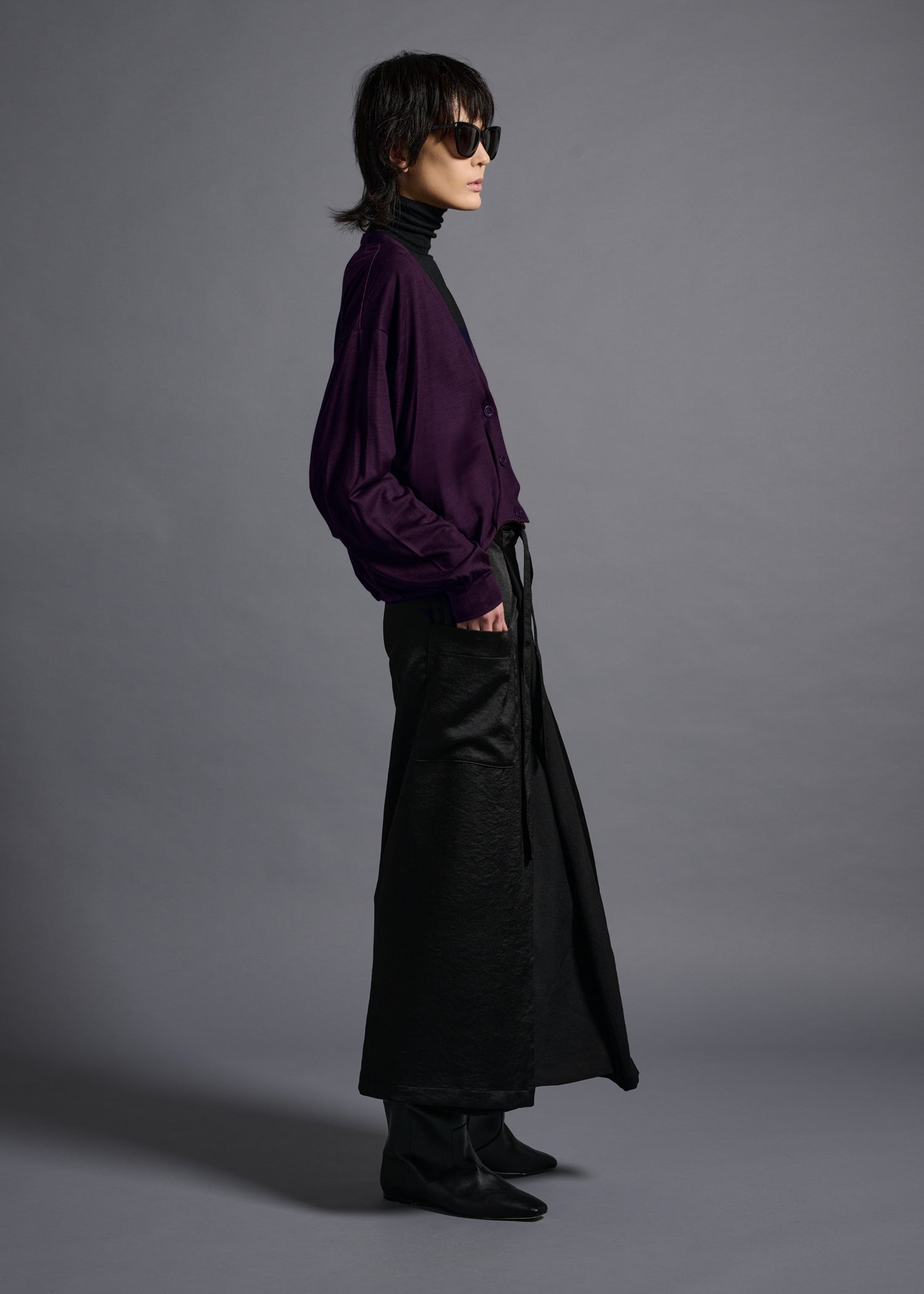 Midriff-length V-neck cardigan, royal purple, cogthebigsmoke, one size fits all, sustainable fashion, less is more, made in Japan, quiet luxury, minimalist