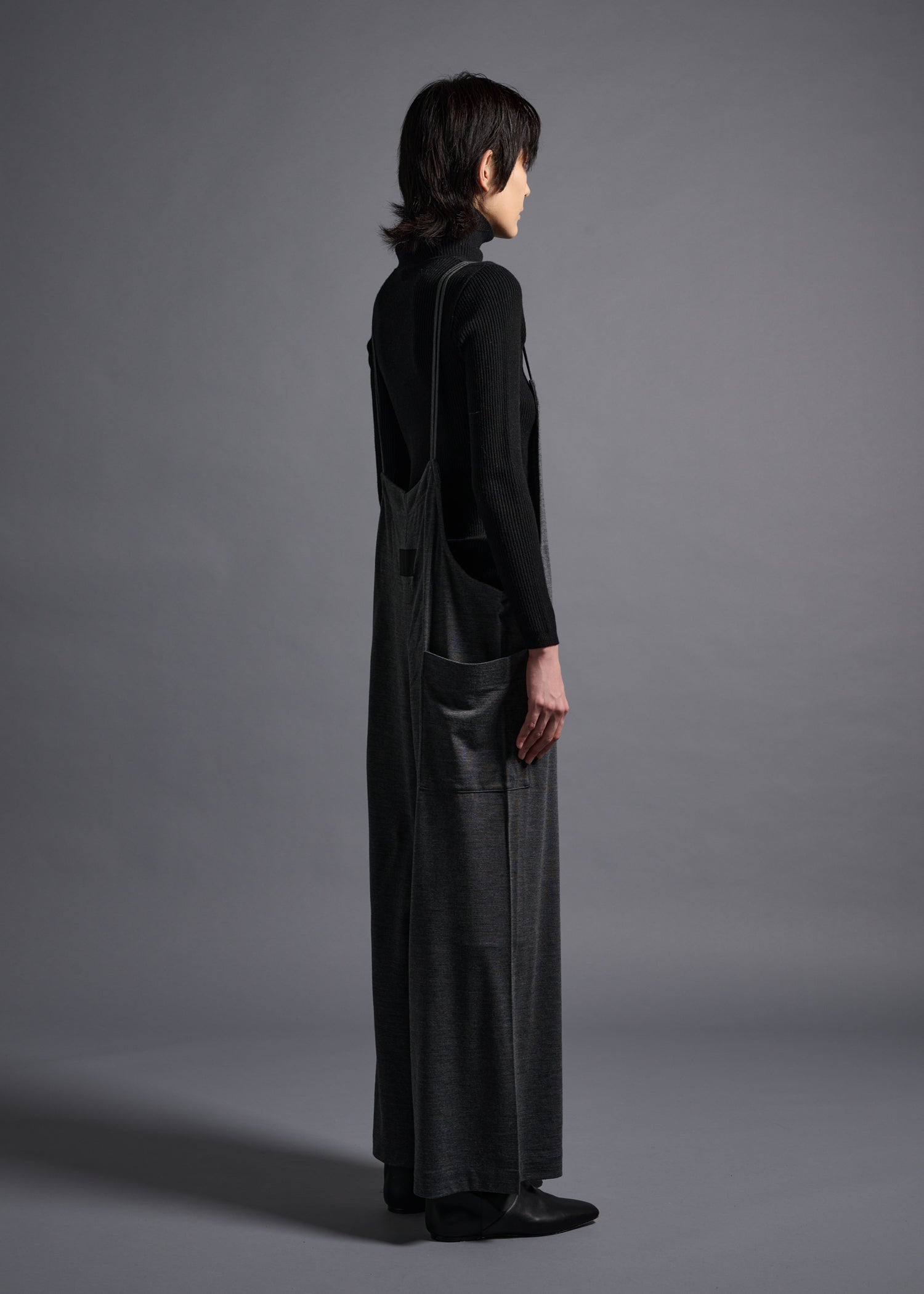 Loose-bodied soft overalls, dk grey, cogthebigsmoke, one size fits all, sustainable fashion, less is more, made in Japan, quiet luxury, minimalist