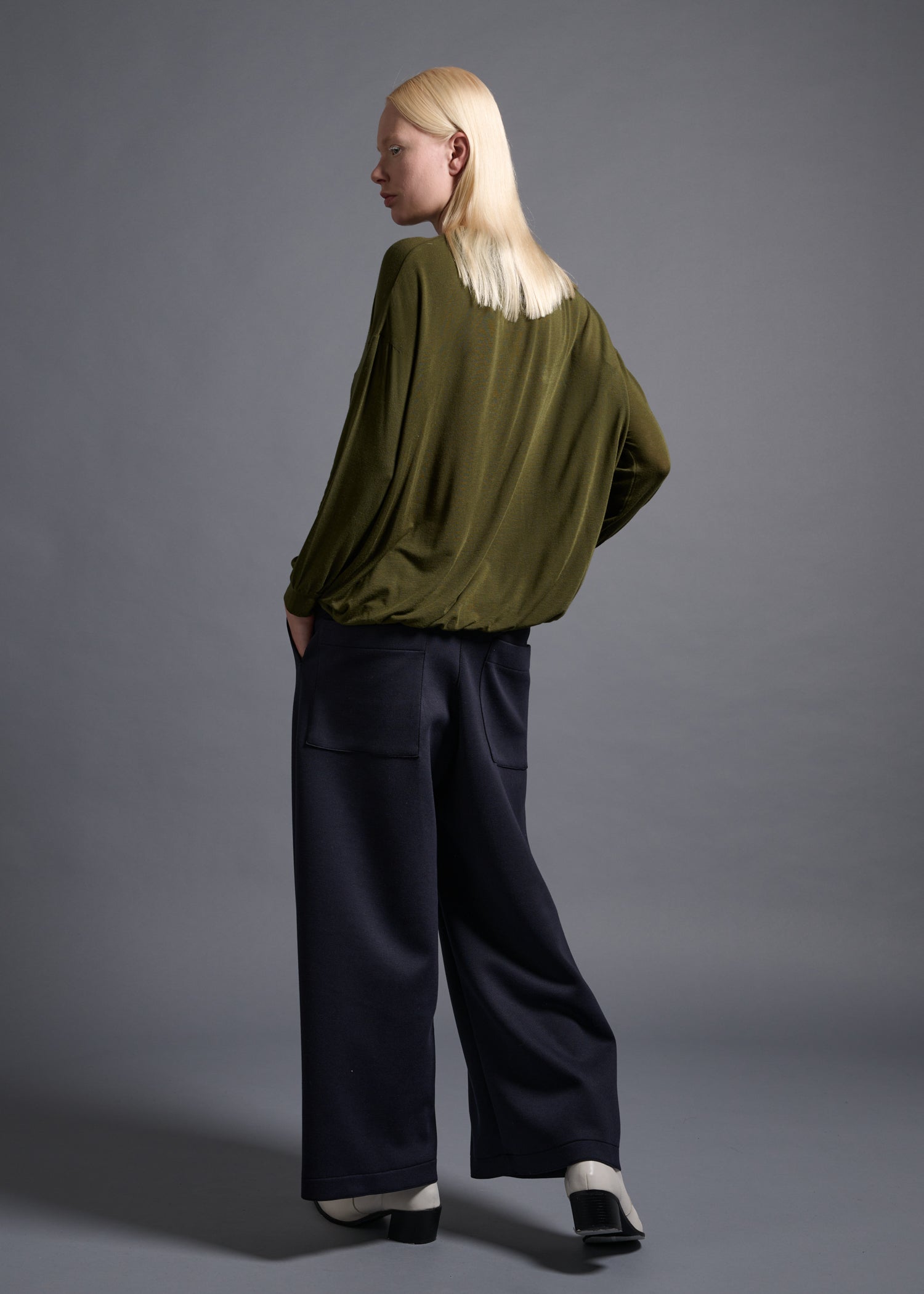 narrow sleeve crew neck top, olive, cogthebigsmoke, one size fits all, sustainable fashion, less is more, made in Japan, quiet luxury, minimalist