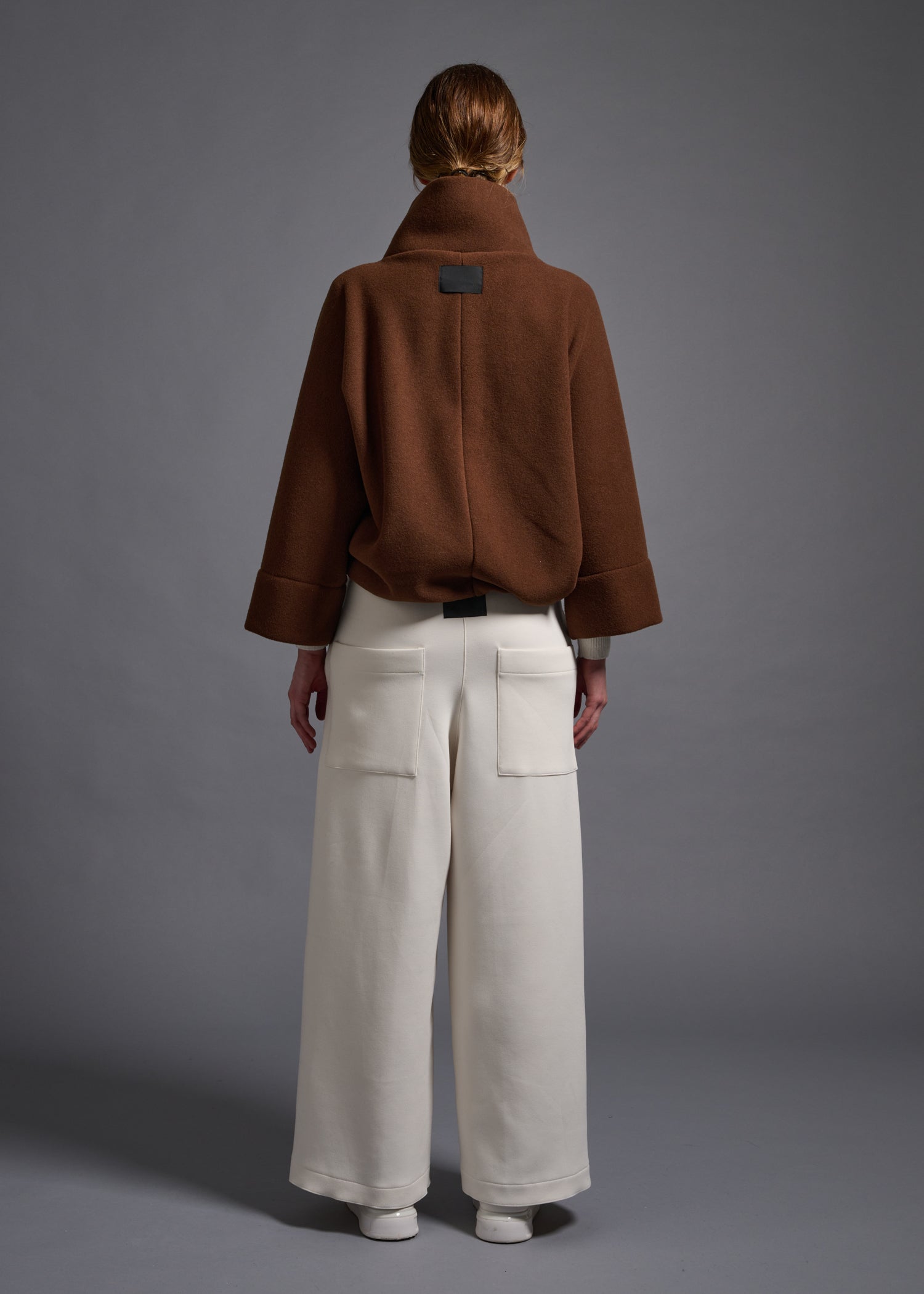 Short jacket with stand collar, marron, cogthebigsmoke, one size fits all, sustainable fashion, less is more, made in Japan, quiet luxury, minimalist