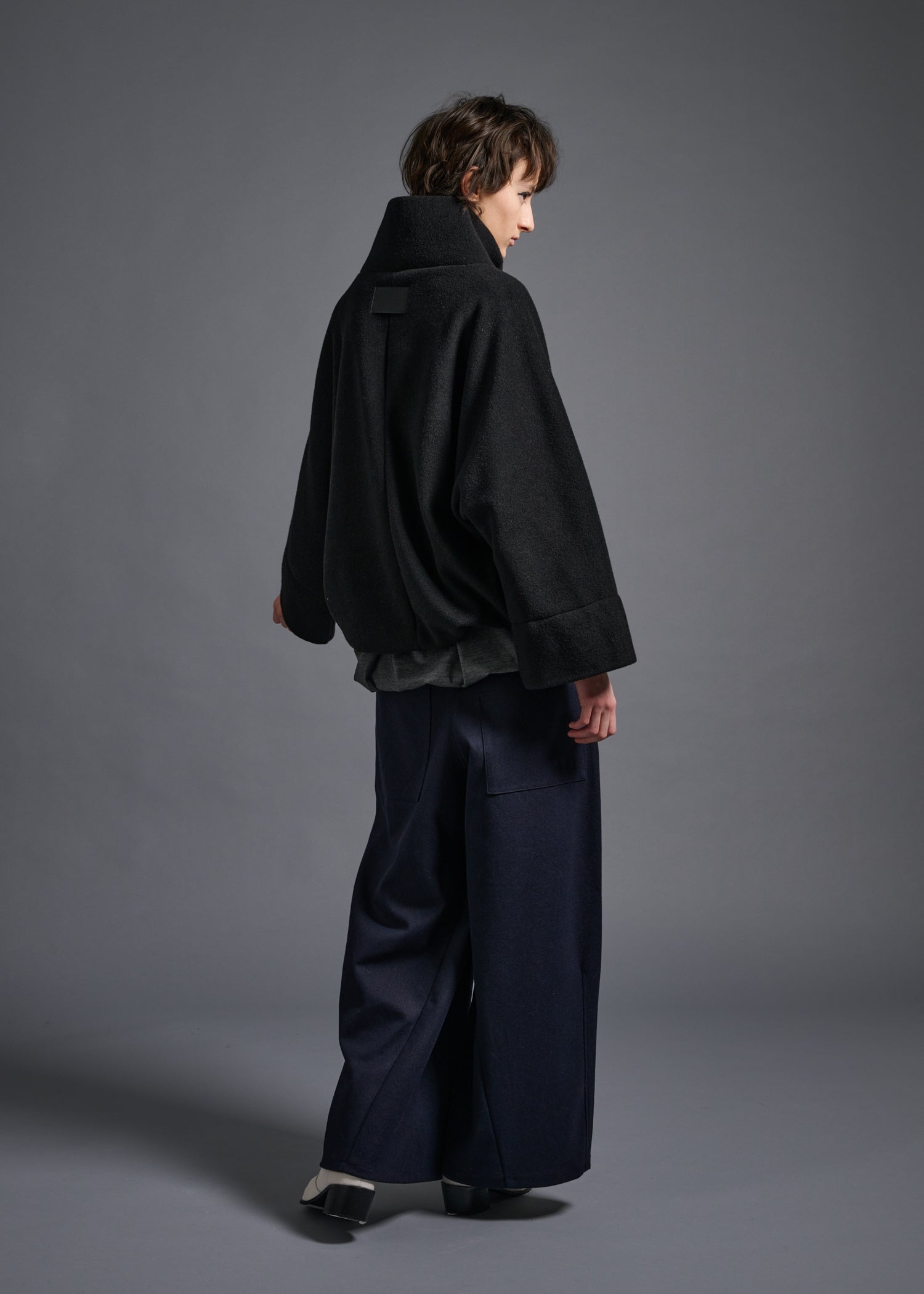 Short jacket with stand collar, black, cogthebigsmoke, one size fits all, sustainable fashion, less is more, made in Japan, quiet luxury, minimalist