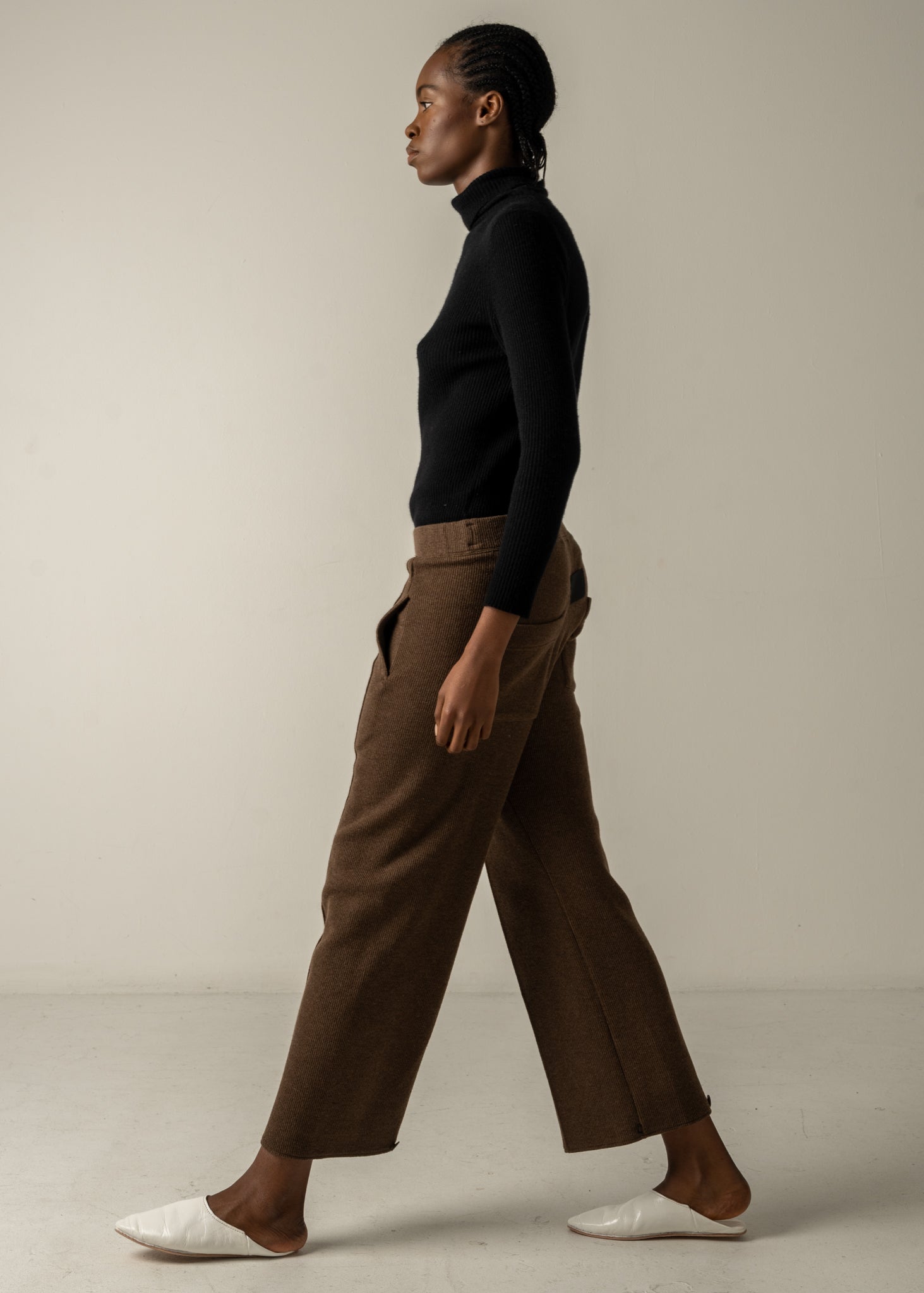 GALAXY SEMI-WIDE TROUSERS / RECYCLED WOOL QUARTER GAUGE KNITING - C9