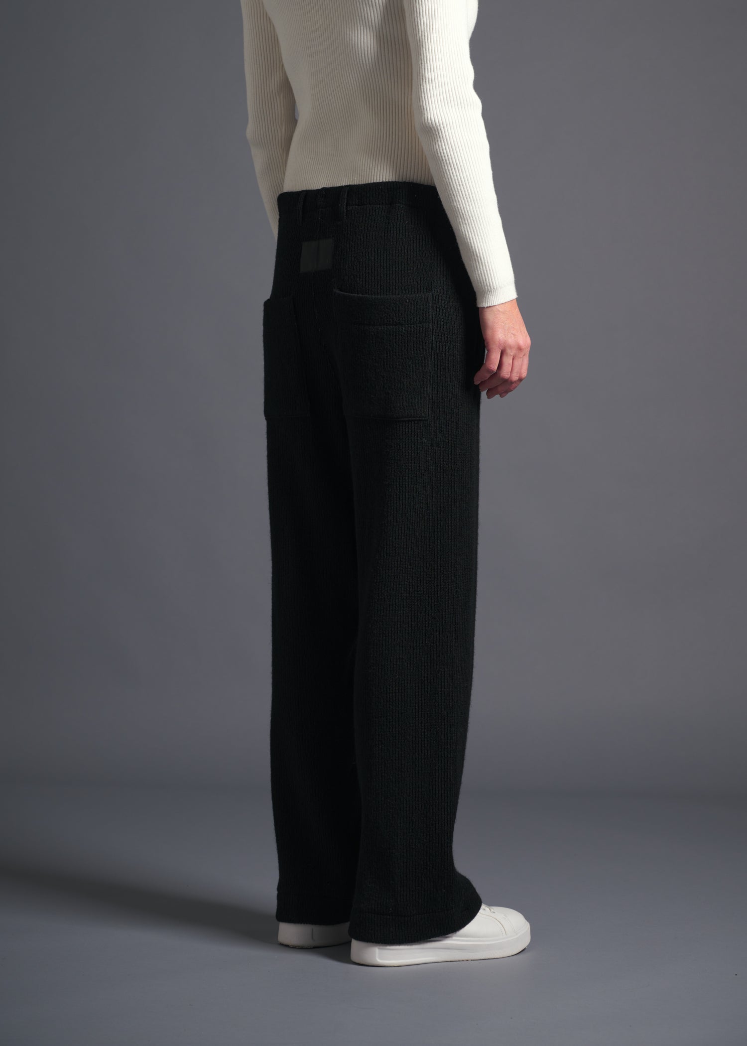 Simple straight-leg easy trousers, black, cogthebigsmoke, one size fits all, sustainable fashion, less is more, made in Japan, quiet luxury, minimalist