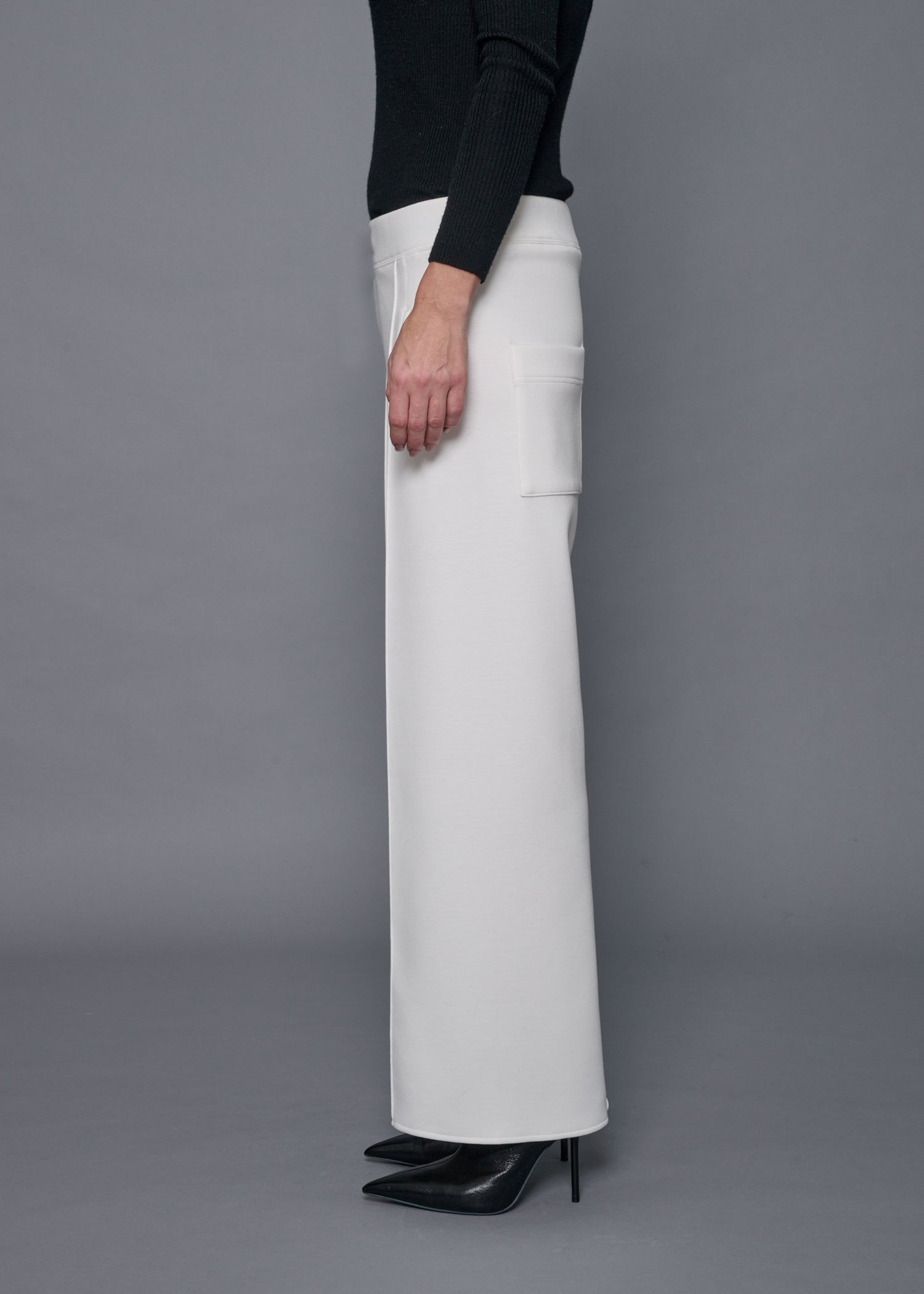 54 GALAXY SEMI-WIDE TROUSERS / COCOON JERSEY - C15