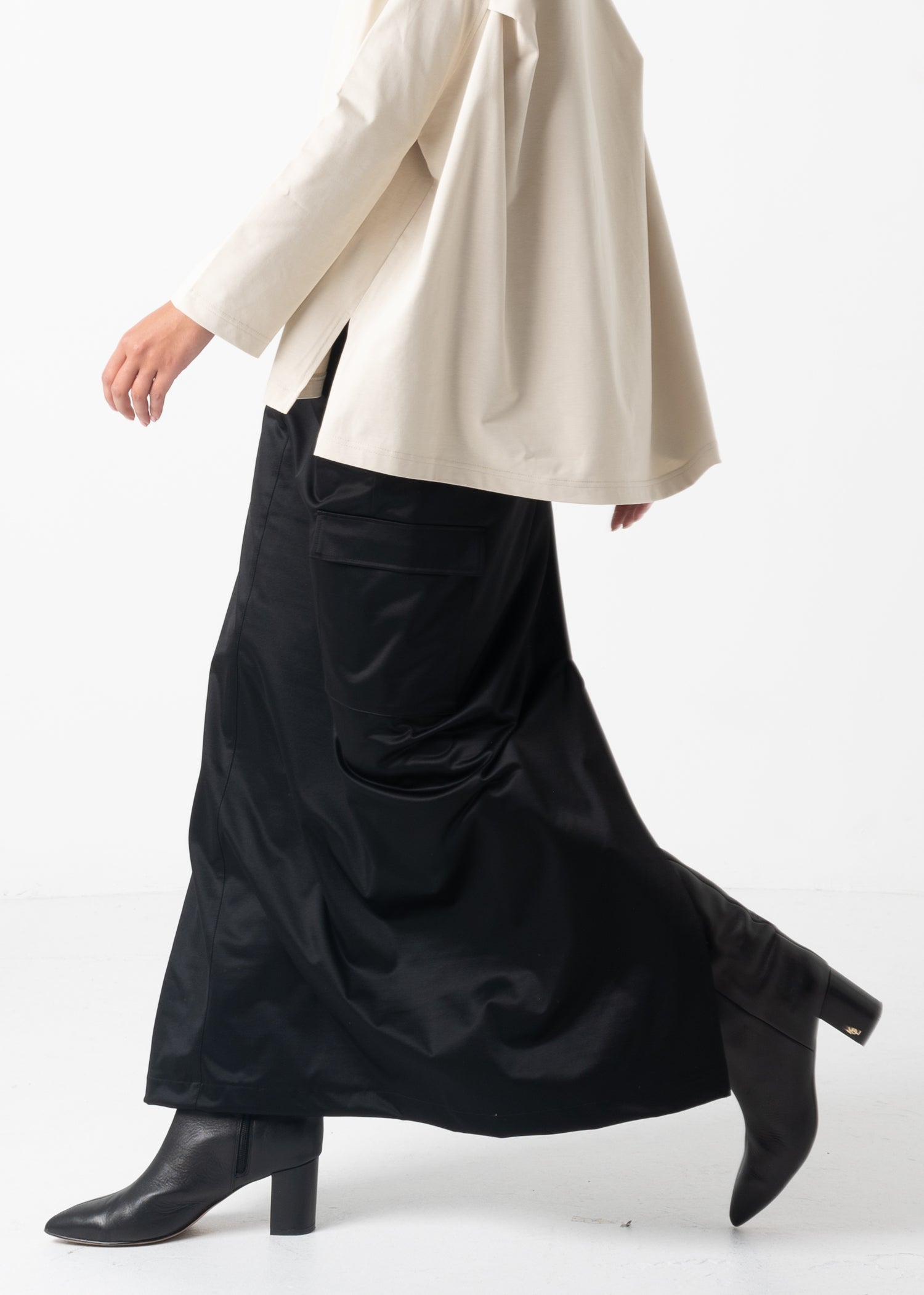 34 KHLOE LONG CARGO SKIRT / SILKY SATIN JERSEY - C11