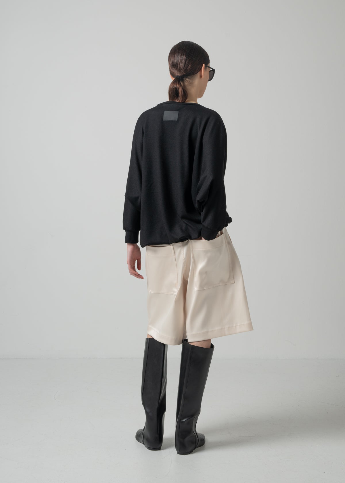 ORI V NECK TOP / MILLED WASHABLE JERSEY_BLACK / Made in Japan | COGTHEBIGSMOKE