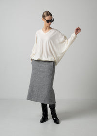 ORI V NECK TOP / MILLED WASHABLE JERSEY_MILK / Made in Japan | COGTHEBIGSMOKE