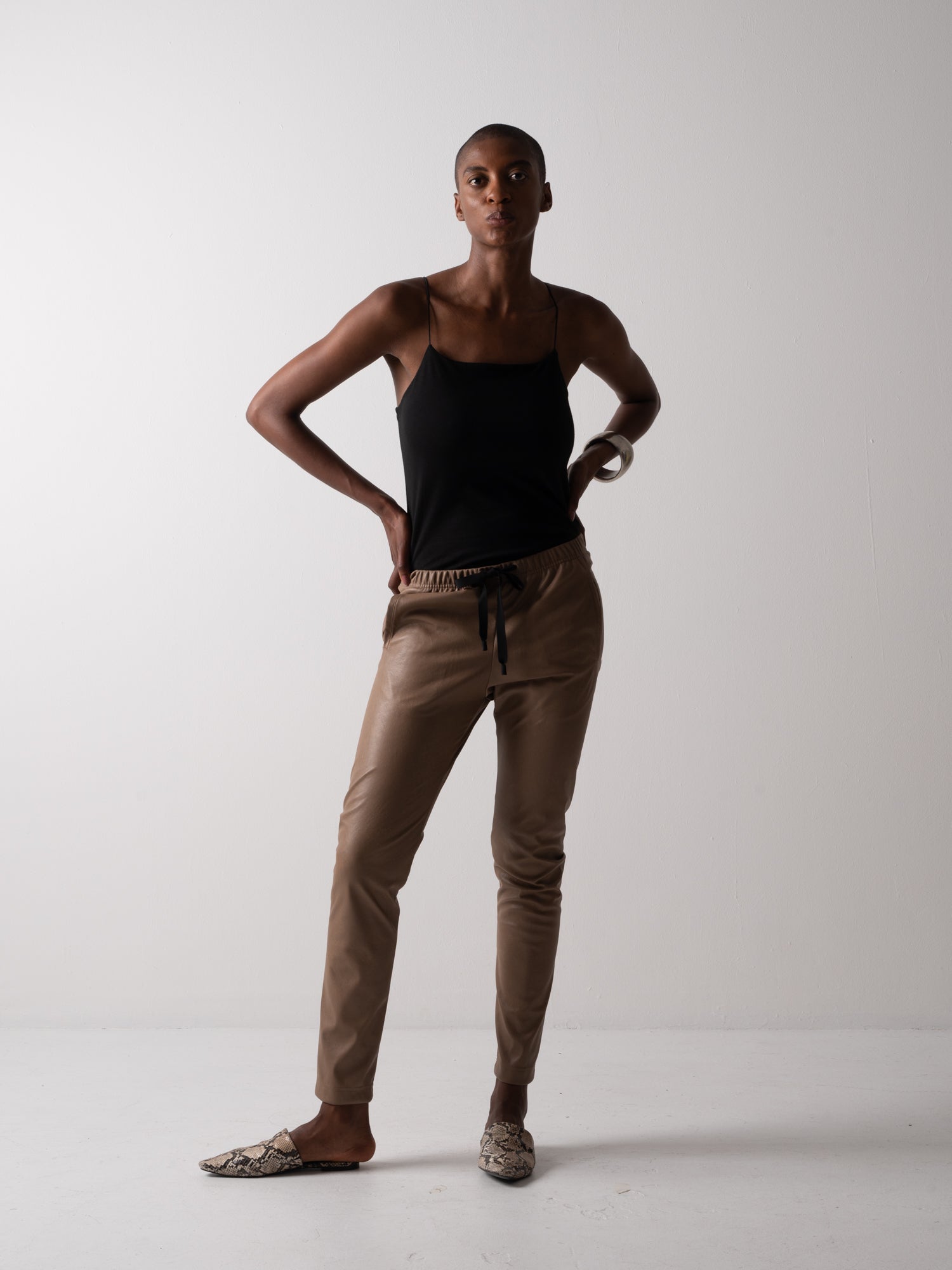ELLY TROUSERS / VEGAN LEATHER - C8