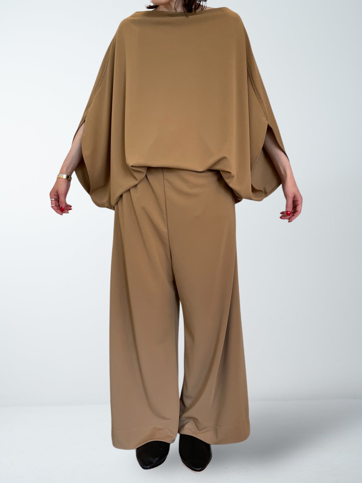 BELLE TOP / MAT STRECH PONCH - ONLINE STORE EXCLUSIVE